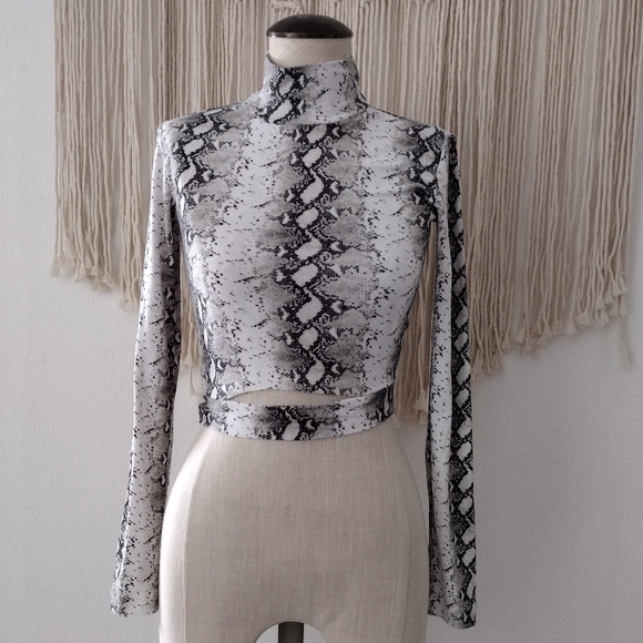 Tops - Crop top